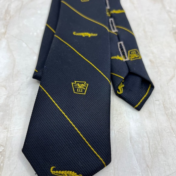 None Other - Retro Men's Prince Consort Fortrel Polyester Blue Necktie Tie TG9-T2